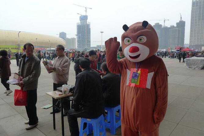 特博会上的卡通玩偶—— 
