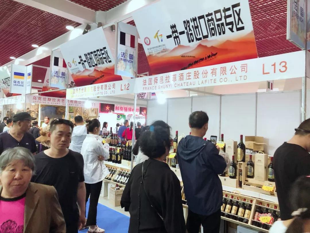 小编带你看看特博会里的异域风情